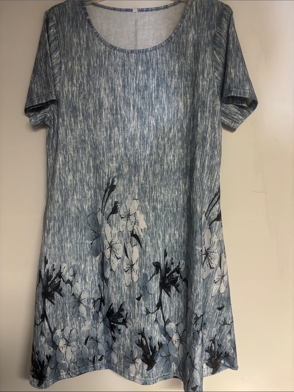 New Ohiostyle by Ohiotech Women's Blue Floral Scoop Neck Tunic Top